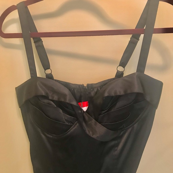 Deadly Dames dress size Med. - Picture 7 of 7